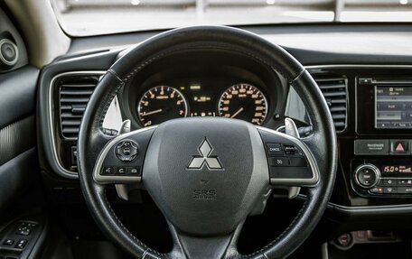 Mitsubishi Outlander III рестайлинг 3, 2013 год, 1 798 000 рублей, 16 фотография