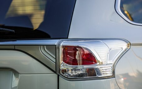 Mitsubishi Outlander III рестайлинг 3, 2013 год, 1 798 000 рублей, 12 фотография