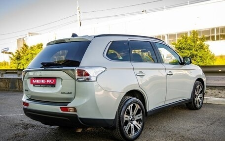 Mitsubishi Outlander III рестайлинг 3, 2013 год, 1 798 000 рублей, 7 фотография