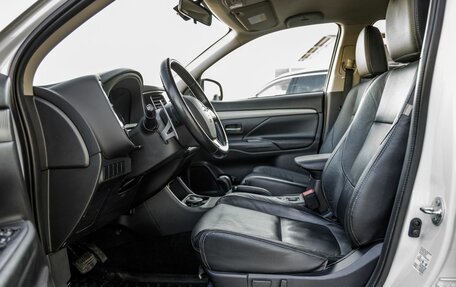 Mitsubishi Outlander III рестайлинг 3, 2013 год, 1 798 000 рублей, 29 фотография