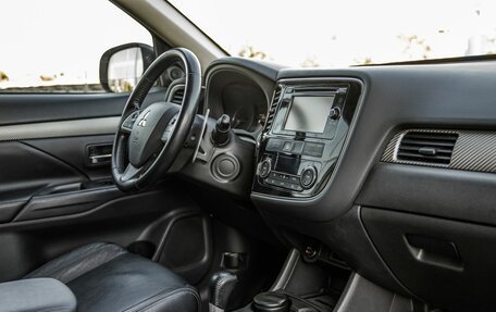 Mitsubishi Outlander III рестайлинг 3, 2013 год, 1 798 000 рублей, 34 фотография