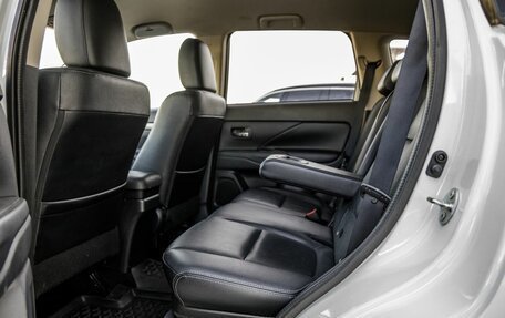 Mitsubishi Outlander III рестайлинг 3, 2013 год, 1 798 000 рублей, 35 фотография