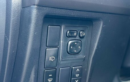 Toyota Land Cruiser Prado 150 рестайлинг 2, 2012 год, 2 700 000 рублей, 37 фотография