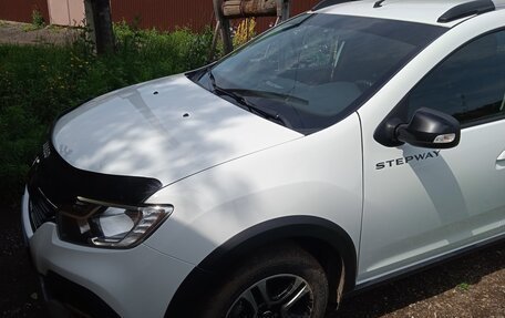 Renault Logan II, 2022 год, 1 250 000 рублей, 2 фотография