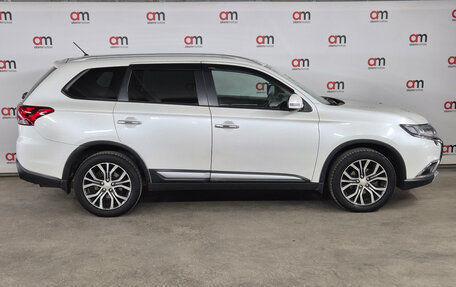 Mitsubishi Outlander III рестайлинг 3, 2015 год, 1 699 000 рублей, 8 фотография