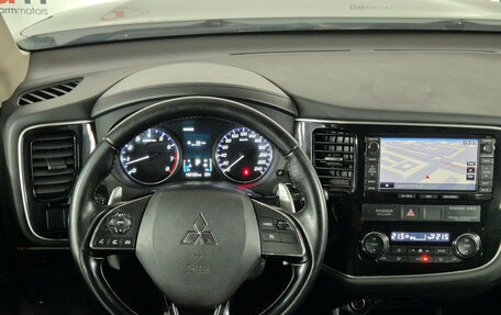 Mitsubishi Outlander III рестайлинг 3, 2015 год, 1 699 000 рублей, 11 фотография