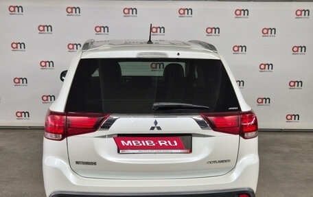 Mitsubishi Outlander III рестайлинг 3, 2015 год, 1 699 000 рублей, 5 фотография