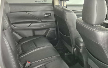 Mitsubishi Outlander III рестайлинг 3, 2015 год, 1 699 000 рублей, 19 фотография