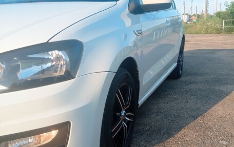 Volkswagen Polo VI (EU Market), 2017 год, 875 000 рублей, 14 фотография