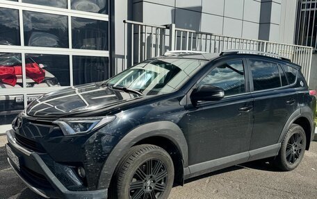 Toyota RAV4, 2018 год, 2 590 000 рублей, 2 фотография