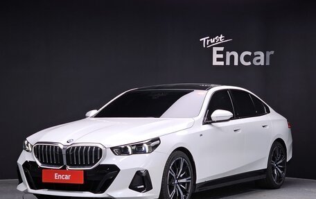 BMW 5 серия, 2024 год, 5 900 000 рублей, 1 фотография