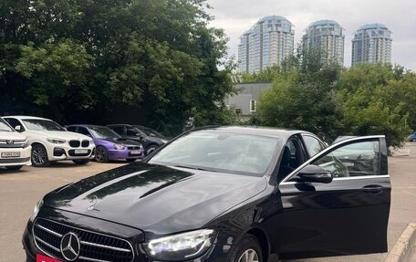 Mercedes-Benz E-Класс, 2021 год, 2 660 000 рублей, 2 фотография