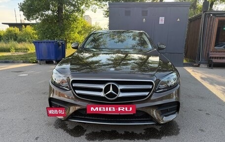 Mercedes-Benz E-Класс, 2016 год, 2 900 000 рублей, 3 фотография
