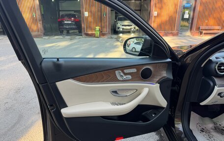 Mercedes-Benz E-Класс, 2016 год, 2 900 000 рублей, 10 фотография
