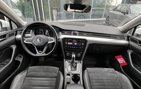Volkswagen Passat B8 рестайлинг, 2020 год, 2 199 000 рублей, 25 фотография