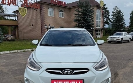 Hyundai Solaris II рестайлинг, 2013 год, 950 000 рублей, 1 фотография