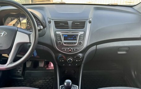 Hyundai Solaris II рестайлинг, 2013 год, 795 000 рублей, 13 фотография