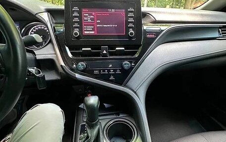 Toyota Camry, 2021 год, 3 170 000 рублей, 9 фотография