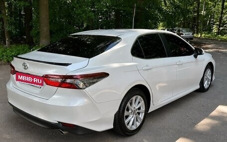 Toyota Camry, 2021 год, 3 170 000 рублей, 5 фотография