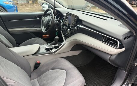 Toyota Camry, 2021 год, 1 950 000 рублей, 8 фотография