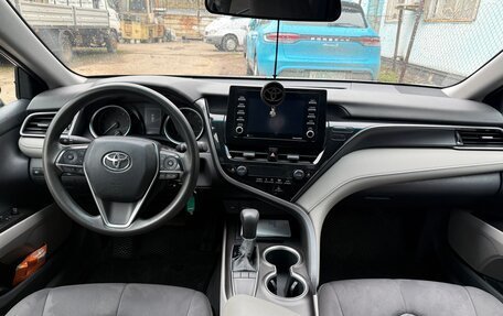 Toyota Camry, 2021 год, 1 950 000 рублей, 9 фотография