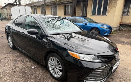 Toyota Camry, 2021 год, 1 950 000 рублей, 3 фотография