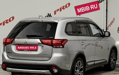 Mitsubishi Outlander III рестайлинг 3, 2018 год, 2 385 000 рублей, 8 фотография