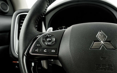 Mitsubishi Outlander III рестайлинг 3, 2018 год, 2 385 000 рублей, 16 фотография