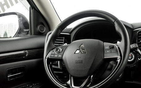 Mitsubishi Outlander III рестайлинг 3, 2018 год, 2 385 000 рублей, 15 фотография