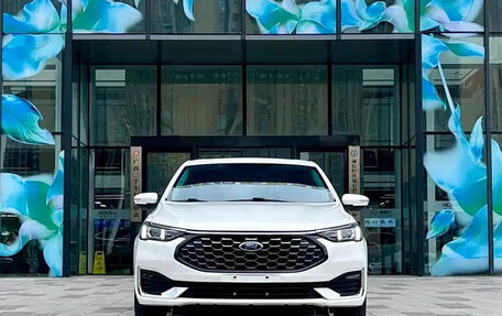 Ford Escort, 2022 год, 1 133 028 рублей, 2 фотография