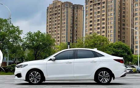 Ford Escort, 2022 год, 1 133 028 рублей, 4 фотография