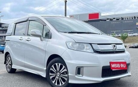 Honda Freed I, 2015 год, 848 000 рублей, 5 фотография