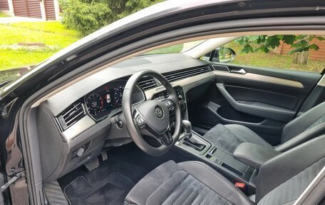 Volkswagen Passat B8 рестайлинг, 2019 год, 2 210 000 рублей, 17 фотография