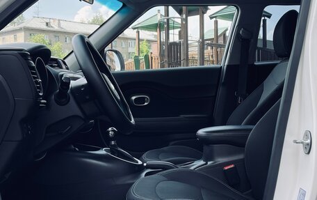 KIA Soul II рестайлинг, 2017 год, 1 000 000 рублей, 8 фотография