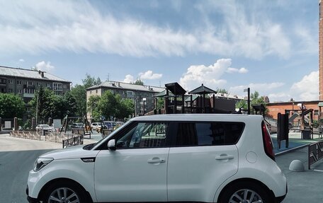 KIA Soul II рестайлинг, 2017 год, 1 000 000 рублей, 6 фотография