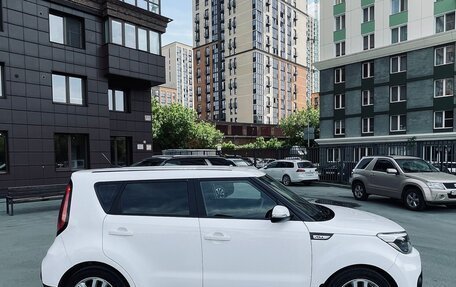 KIA Soul II рестайлинг, 2017 год, 1 000 000 рублей, 2 фотография
