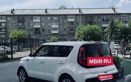 KIA Soul II рестайлинг, 2017 год, 1 000 000 рублей, 5 фотография