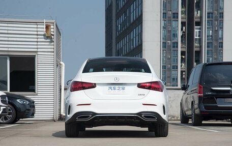 Mercedes-Benz A-Класс, 2023 год, 2 100 000 рублей, 5 фотография