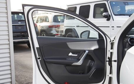 Mercedes-Benz A-Класс, 2023 год, 2 100 000 рублей, 11 фотография
