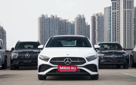 Mercedes-Benz A-Класс, 2023 год, 2 100 000 рублей, 2 фотография