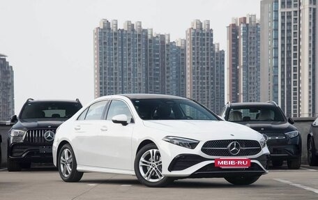 Mercedes-Benz A-Класс, 2023 год, 2 100 000 рублей, 3 фотография