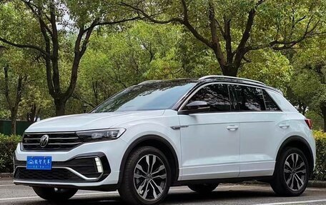 Volkswagen T-Roc I, 2022 год, 1 390 000 рублей, 3 фотография