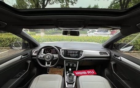 Volkswagen T-Roc I, 2022 год, 1 390 000 рублей, 9 фотография