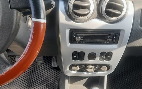 Renault Logan I, 2012 год, 300 000 рублей, 2 фотография