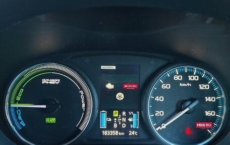 Mitsubishi Outlander III рестайлинг 3, 2014 год, 2 100 000 рублей, 15 фотография