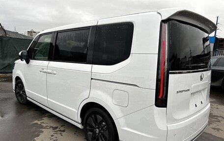 Honda Stepwgn, 2023 год, 2 530 000 рублей, 4 фотография