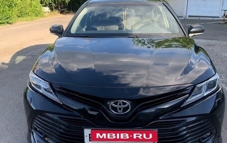 Toyota Camry, 2018 год, 2 530 000 рублей, 1 фотография
