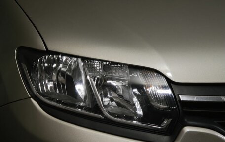 Renault Logan II, 2018 год, 579 000 рублей, 10 фотография