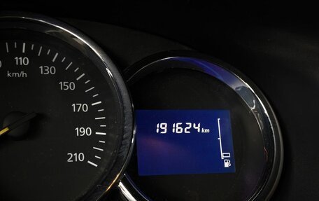 Renault Logan II, 2018 год, 579 000 рублей, 16 фотография