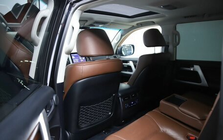 Toyota Land Cruiser 200, 2016 год, 6 750 000 рублей, 12 фотография